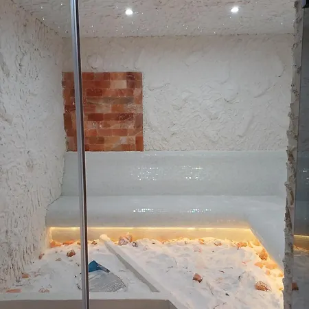 Zlatni San-apartmani Prestige Forest アパート *